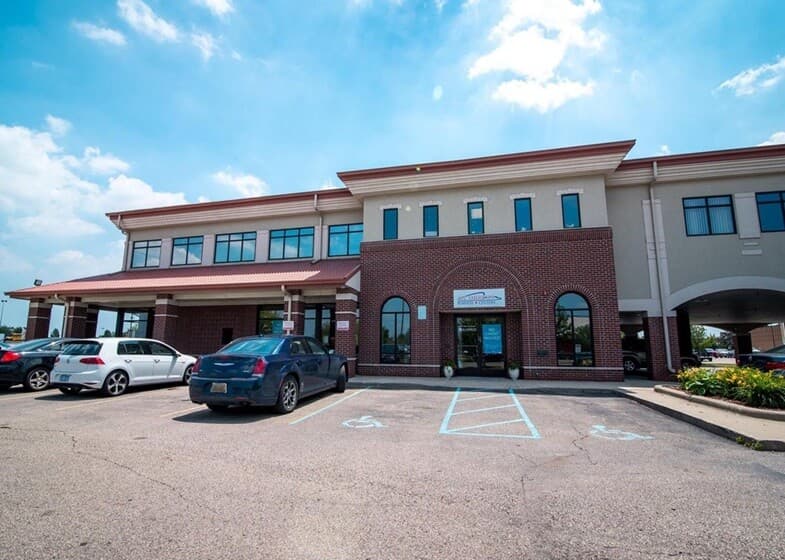 Exterior of building that houses Opus Virtual Office located in Sterling Heights, Michigan