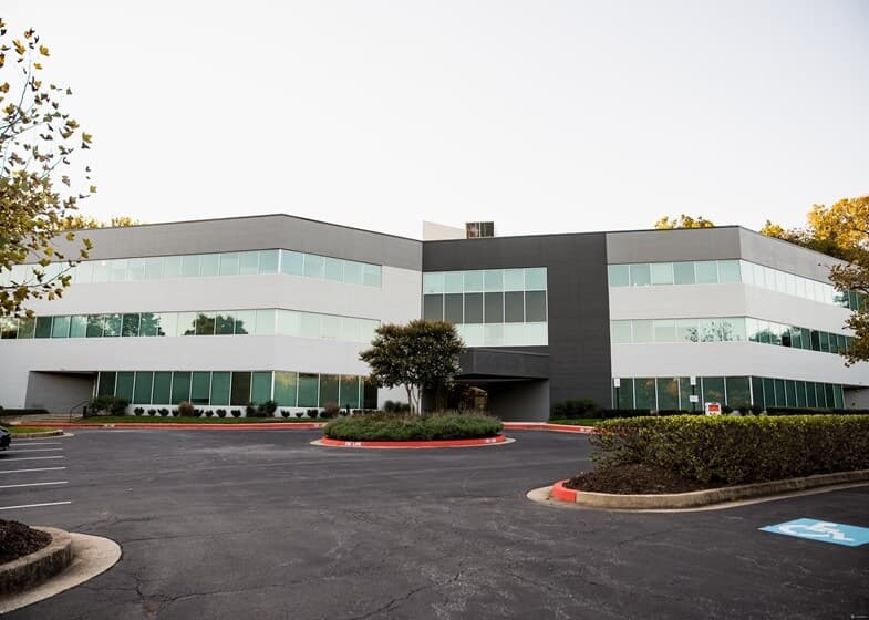 Exterior of building that houses Opus Virtual Offices located in Columbia, Maryland