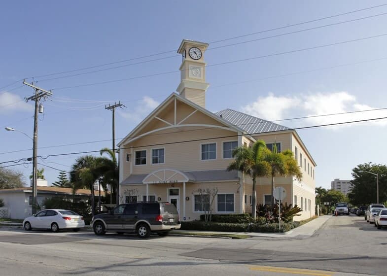 Exterior of building that houses Opus Virtual Offices located in West Palm Beach, Florida