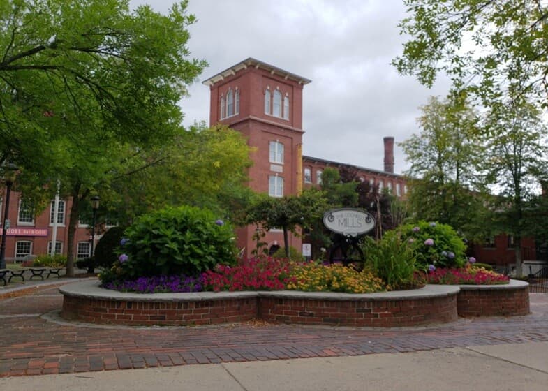 Exterior of building that houses Opus Virtual Offices located in Dover, New Hampshire