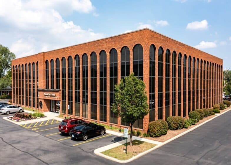 Exterior of building that houses Opus Virtual Offices located in Oak Brook, Illinois