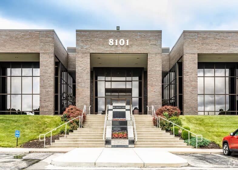 Exterior of building that houses Opus Virtual Offices located in Overland Park, Kansas