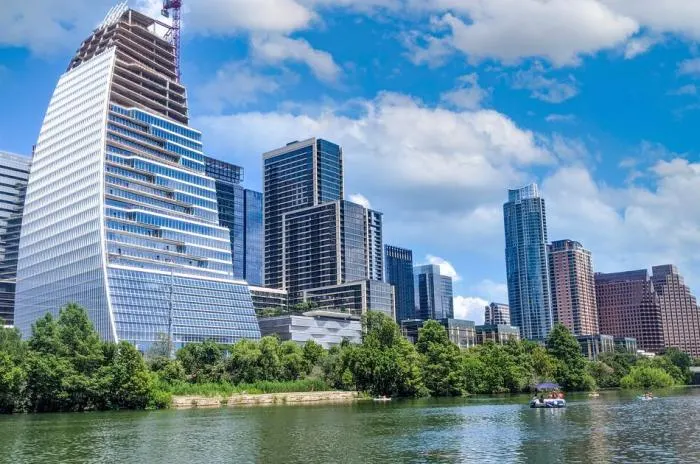 Exterior view of Opus Virtual Office building at 1005 Congress Avenue, Austin, TX.