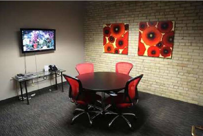 1330-02Virtual_Office_Minneapolis_Conference-Room.jpg