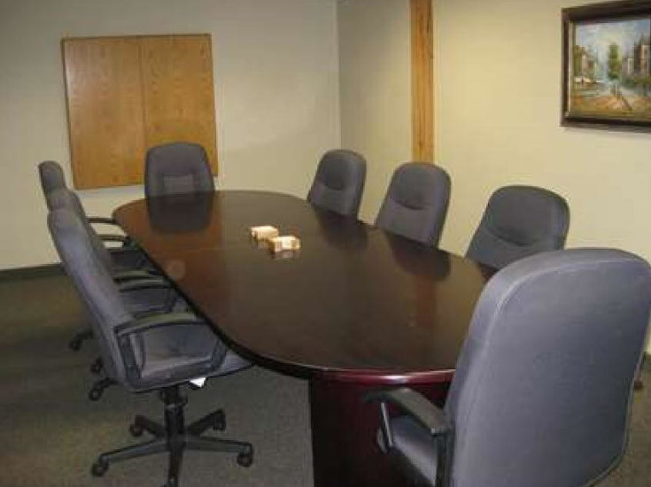 1330-05Virtual_Office_Minneapolis_Meeting-Room-3-735x550.jpg