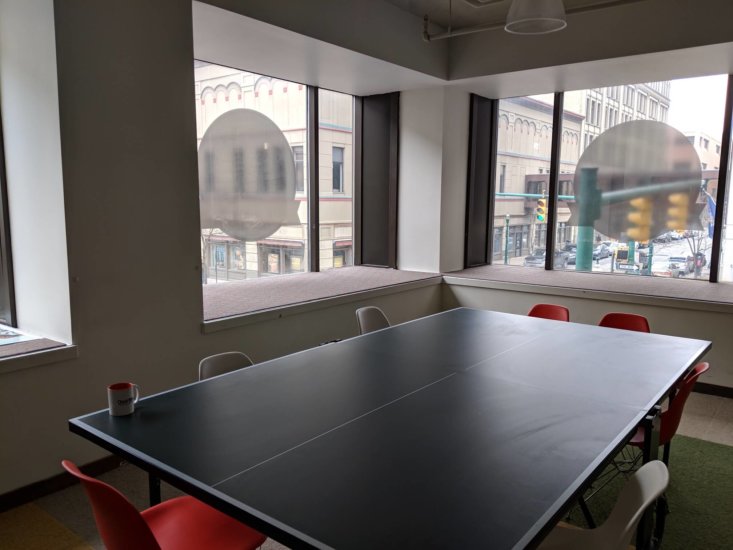 1331-06.Syracuse_Virtual_Office-733x550.jpg