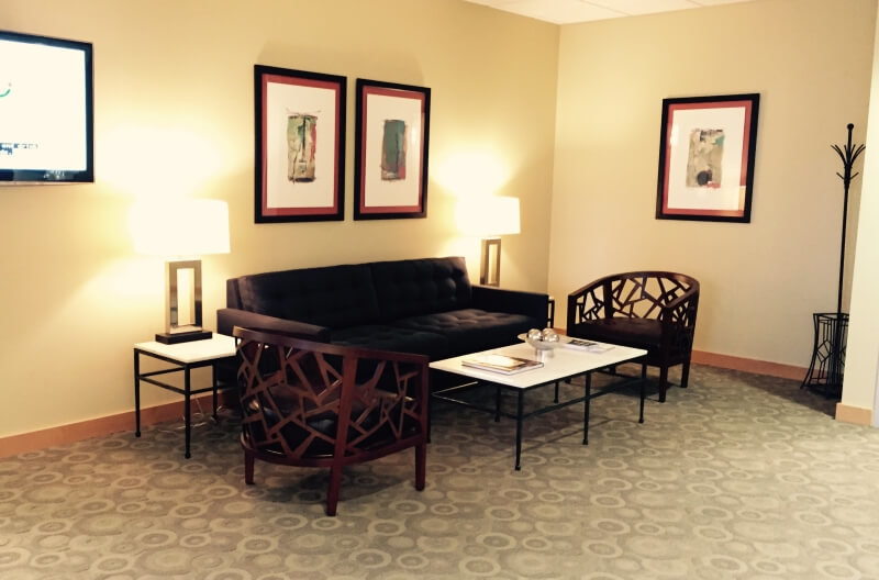 1365-03.IOLobby-800x528.jpg
