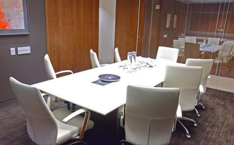 1370-3.BoardRoom2-800x497.jpg