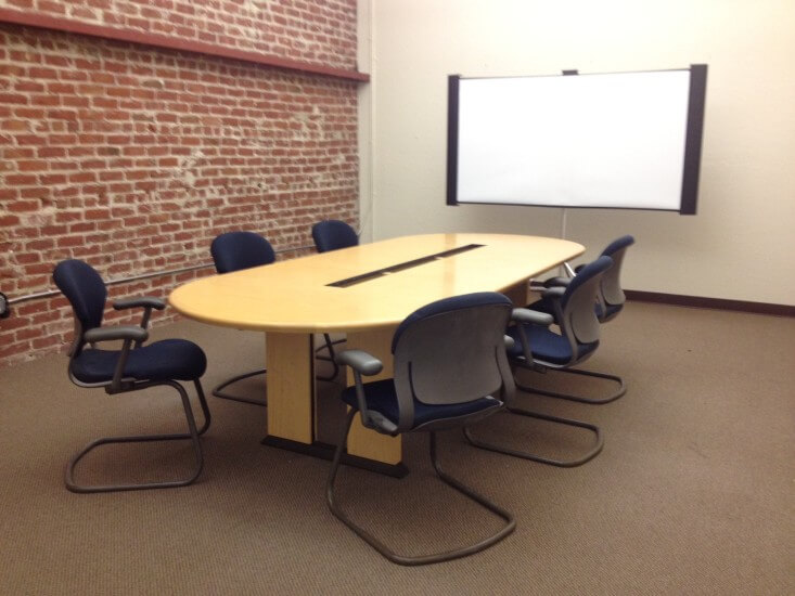 3MeetingRoom5-733x550.jpg